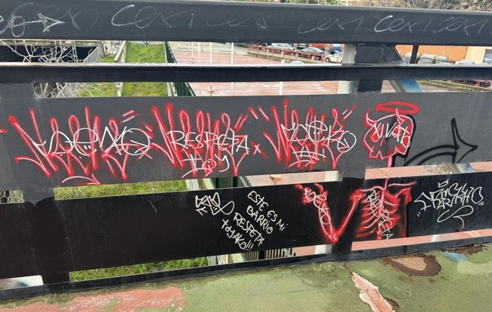 Grafitis en la zona de Nervión.