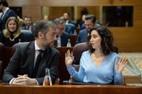 Ayuso censura que Sánchez quiera "comprar voluntades" en Cataluña y asegura que la quita es una "condenación" de deuda