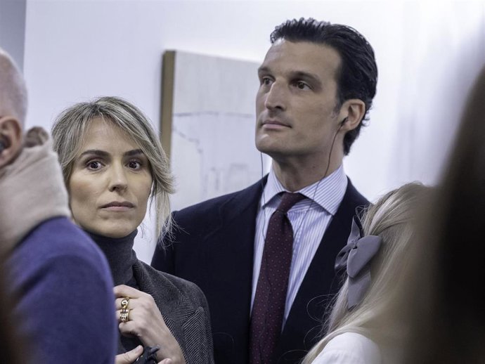 Rafa Medina y Laura Vecino visitan la Feria internacional de arte contemporáneo ARCOmadrid