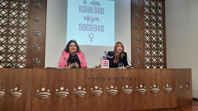 Presentación de las actividades del 8M en la Diputación de Badajoz