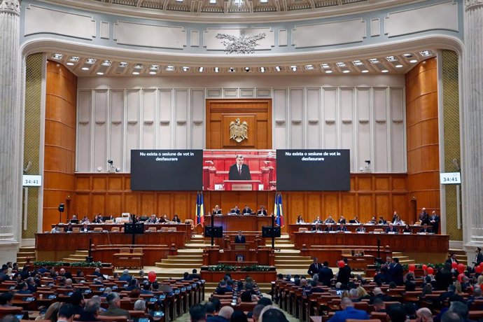 El primer ministro de Rumanía, Marcel Ciolacu, comparece en el Parlamento