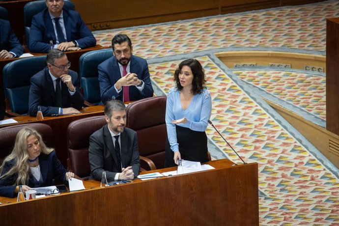 La presidenta de la Comunidad de Madrid, Isabel Díaz Ayuso, en el Pleno de la Asamblea