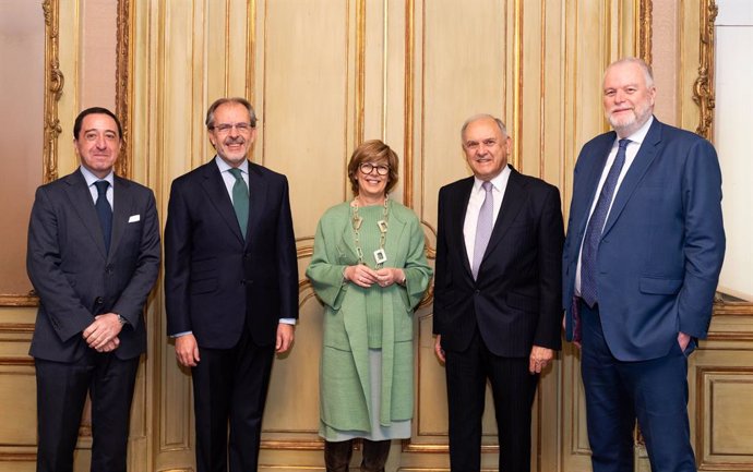 Alberto del Cid, CEO of Inversis; Jose Luis Acea CEO of Banca March; Valerie Urbain, CEO of Euroclear; Luis Lada, Inversis Chairman; Bernard Frenay, CEO of European Markets at Euroclear.