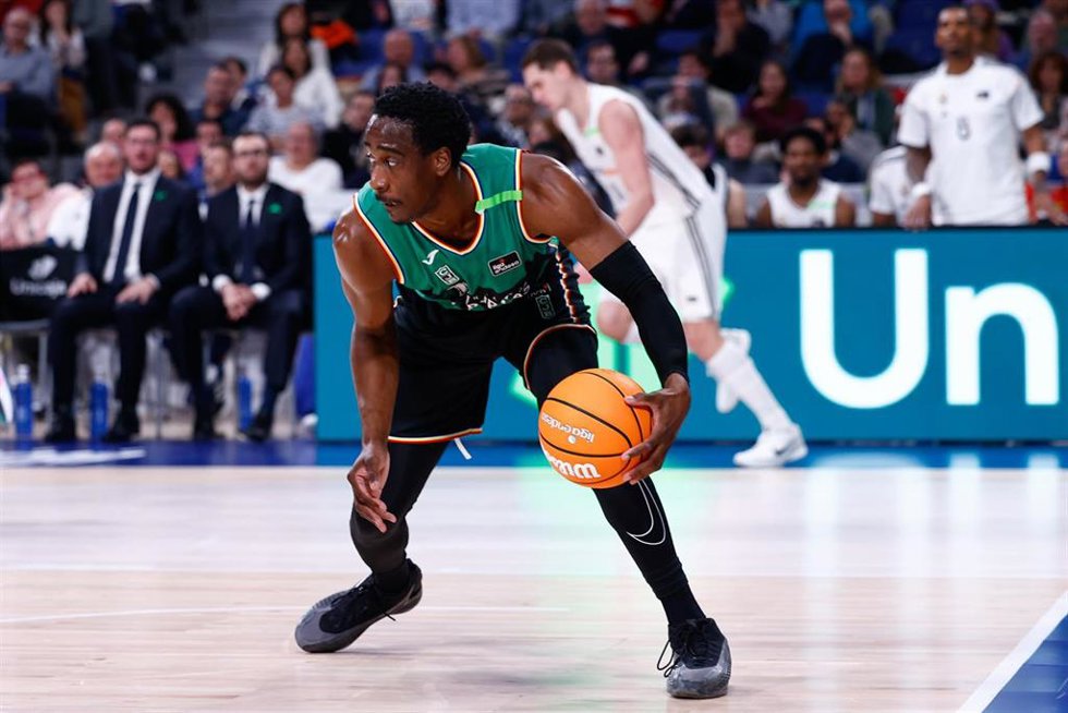 Archivo - Miye Oni of Joventut Badalona in action during the Spanish League, Liga ACB Endesa, basketball match played between Real Madrid and Joventut Badalona at Movistar Arena on February 2, 2025, in Madrid, Spain.