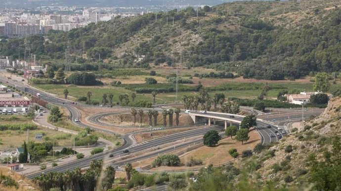 Accés a la carretera N-332