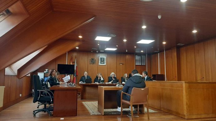 Juicio al joven acusado de violar a una menor en un portal de Santander. Reconoce los hechos, indemniza a la víctima  pide perdón