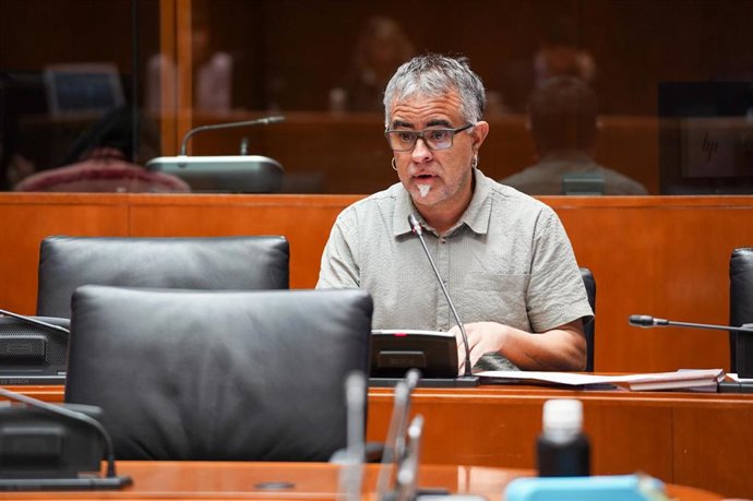 El diputado de Podemos, Andoni Corrales, ha defendido la PNL sobre la residencia de estudiantes de Arcos de las Salinas.