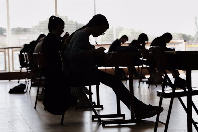 Archivo - Imatge de recurs d'uns alumnes