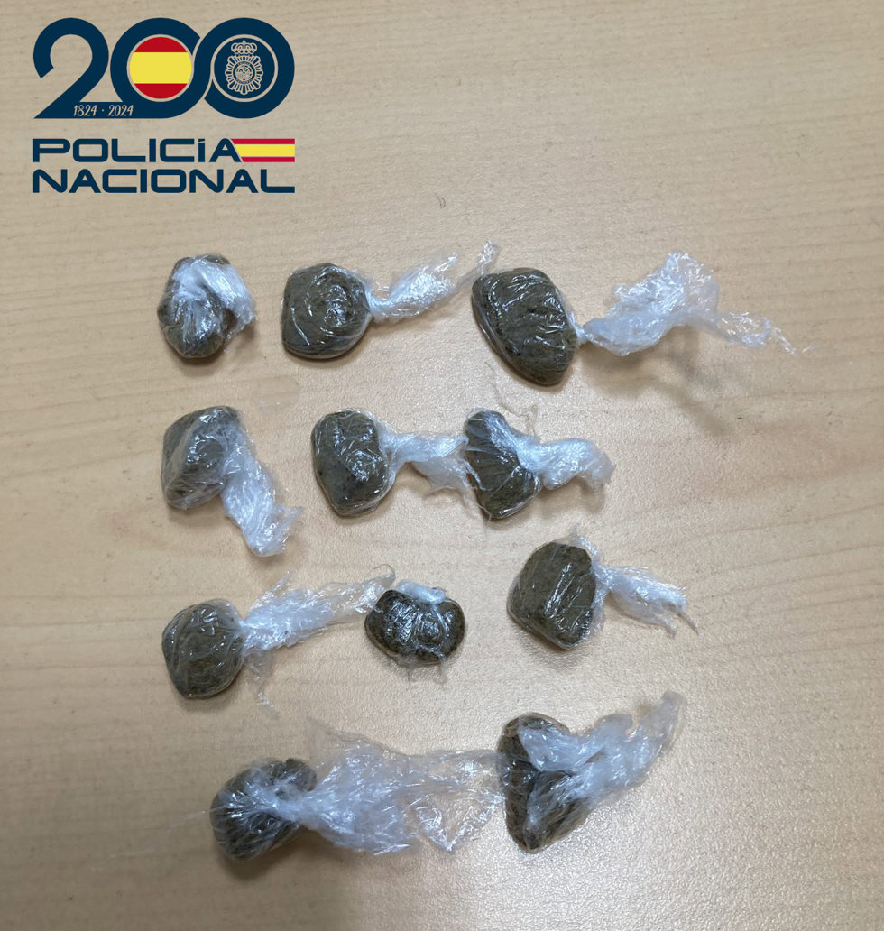 Archivo - Envoltorios de hachís incautados por la Policía Nacional 