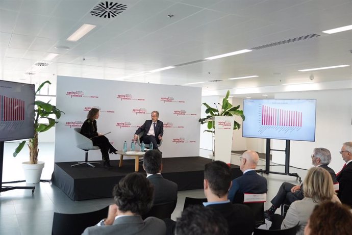 Momento de la presentación del informe.