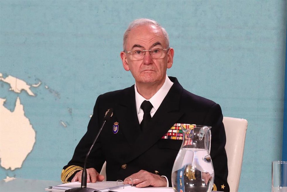 Archivo - El Jefe del Estado Mayor de Defensa, Teodoro Esteban López Calderón, durante una videoconferencia con las unidades españolas en misiones humanitarias y de paz en el exterior, a 24 de diciembre de 2024, en Madrid (España).