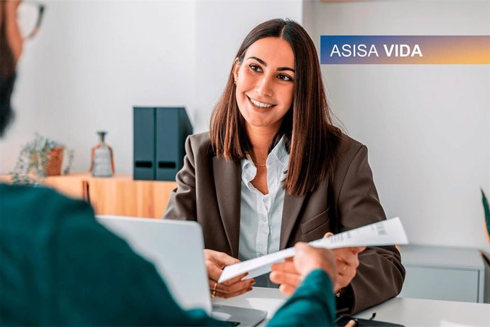 Asisa Vida y CenterBrok firman un acuerdo para distribuir seguros de vida a través de las 69 corredurías de CenterBrok.