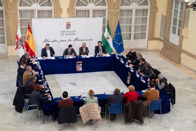 Reunión del presidente de la Diputación de Almería, Javier Aureliano García, con una veintena de municipios afectados por las danas.
