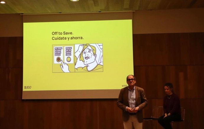 O diretor executivo da B100, Jorge Mahía, durante a apresentação de "Off to Save" no Museu Arqueológico Nacional em Madri, em 6 de março de 2025.