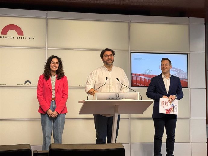 El presidente del PSC en el Parlament, Ferran Pedret, en una rueda de prensa en el Parlament