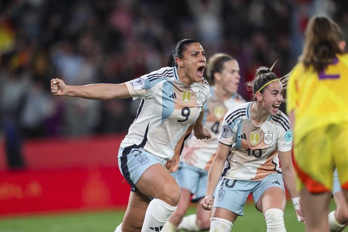 Cristina Martín Prieto celebra el gol de la victoria de España ante Bélgica en la Liga de Naciones