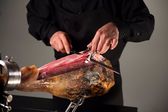 Archivo - Cortador de jamón ibérico