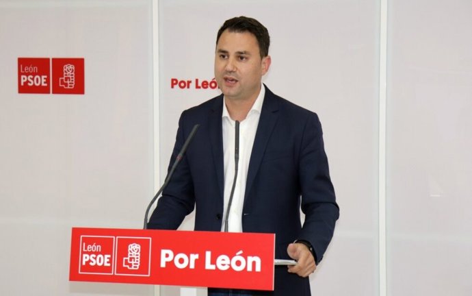 Archivo - Javier Alfonso Cendón, secretario general del PSOE de León.