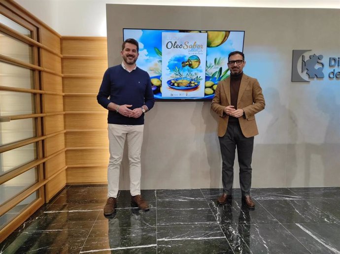 Romero (dcha.) y Ordóñez, en la presentación de 'Luque Óleosabor'.