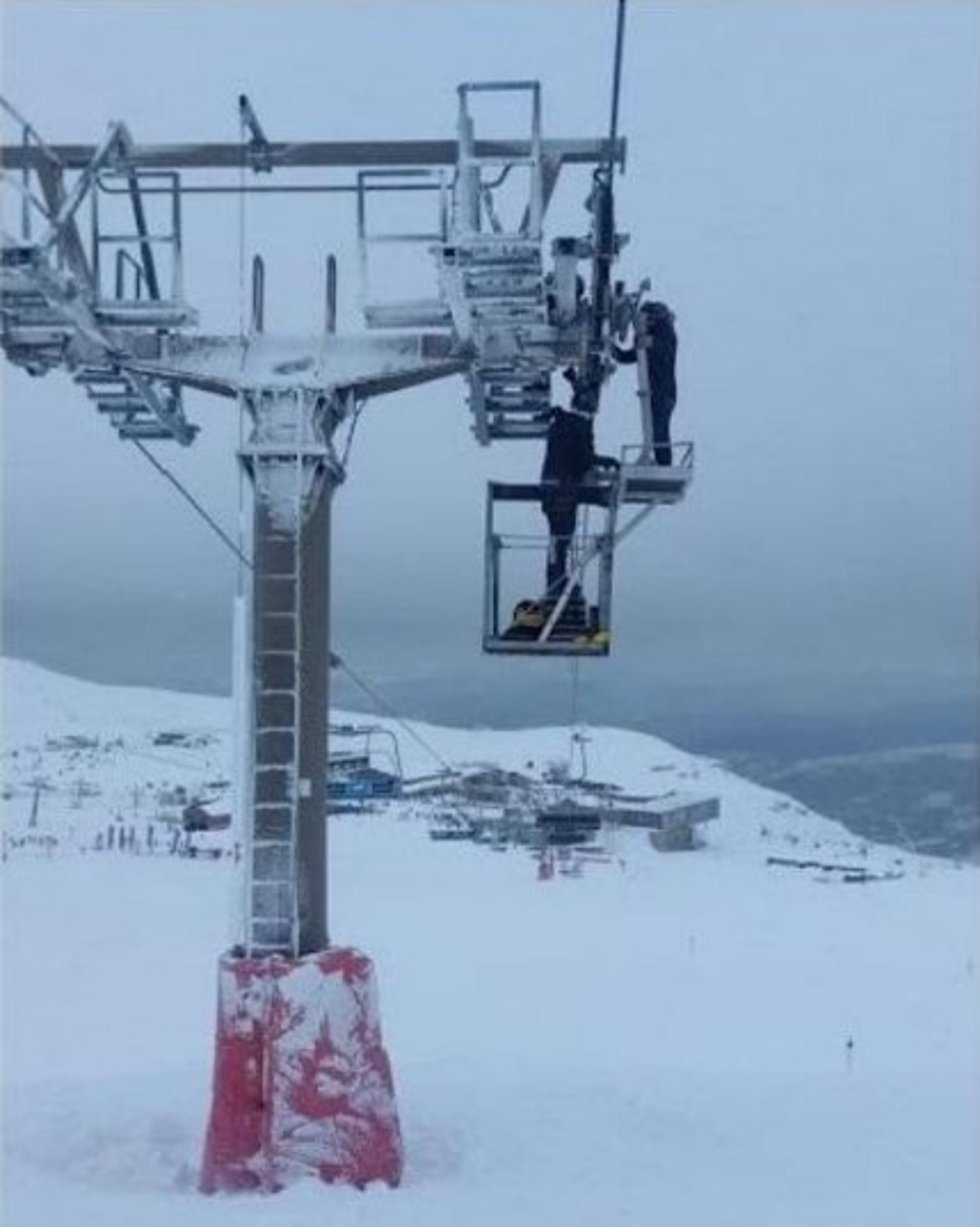 Granada.- La plantilla de remontes de Sierra Nevada protesta por los "incumplimientos" de Cetursa sobre sus condiciones