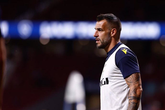 Archivo - Alvaro Negredo of Cadiz looks on during the spanish league, La Liga Santander, football match played between Atletico de Madrid and Cadiz CF at Civitas Metropolitano stadium on May 03, 2023 in Madrid, Spain.