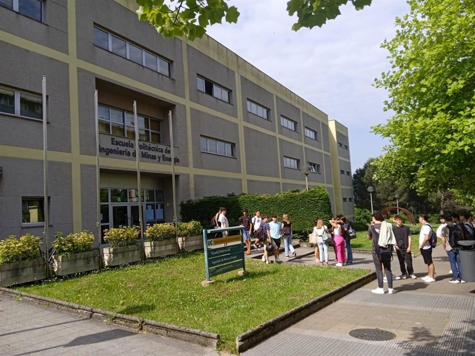 Archivo - La Escuela Politécnica de Ingeniería de Minas y Energía