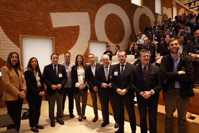 Javier González de Lara, presidente de CEM; Juan Ignacio Zafra, director territorial en Andalucía de CaixaBank; Bernardo Quintero, responsable de Google GSEC Málaga; y Pedro Navarro, de DayOne Andalucía de CaixaBank, entre otros.