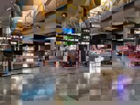 ¿Qué hacer con las personas sin hogar en Barajas? El aeropuerto busca soluciones