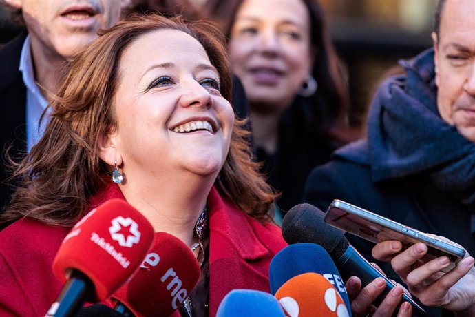 Archivo - La consejera de Sanidad de la Comunidad de Madrid, Fátima Matute, atiende a los medios tras el pleno del Consejo Interterritorial del Sistema Nacional de Salud (CISNS), en la sede del Ministerio de Sanidad