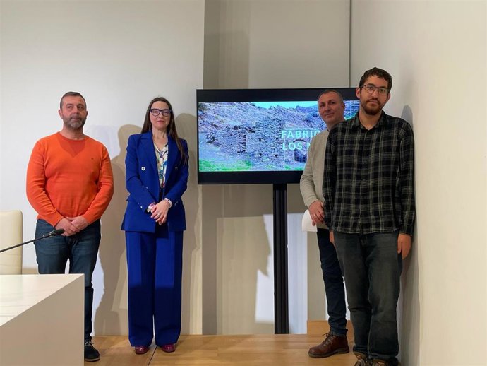 Presentación de los resultados del estudio de MemoLab sobre la Guerra de las Alpujarras con el alcalde de Bérchules, Ismael Padilla, a la izquierda en la imagen