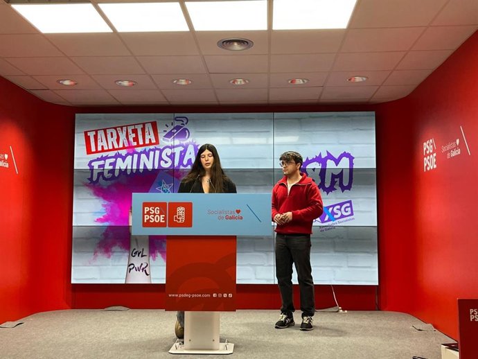 Las Xuventudes Socialistas de Galicia presentan su "tarjeta morada" de cara al 8M.