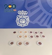 Cinco detenidos acusados de estafar más de 24.000 euros con réplicas de monedas de oro en Córdoba