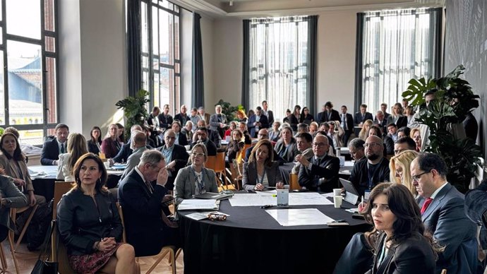 La alcaldesa de Zaragoza, Natalia Chueca, en el Foro Alcaldes-Empresas, organizado por la Comisión Europea y enmarcado en la Conferencia del Desafío de Ciudades Inteligentes.
