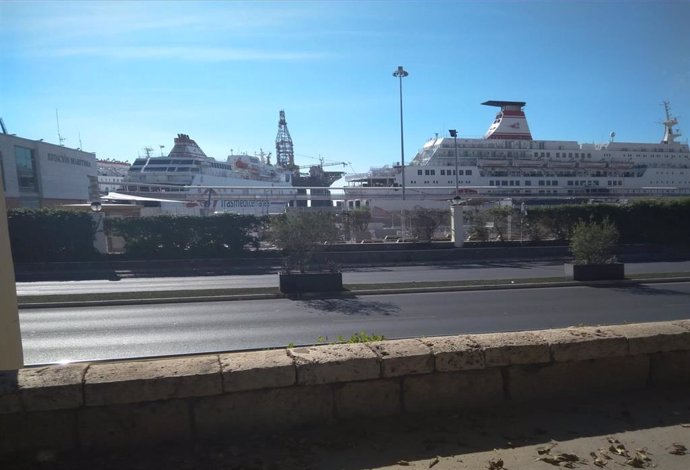Archivo - Buques en Almería
