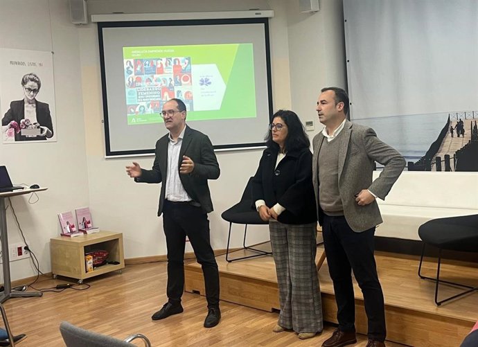 Celebración de la jornada 'Espacio Networking: Liderazgo femenino. Retos y oportunidades en el mundo empresarial' en Huelva.