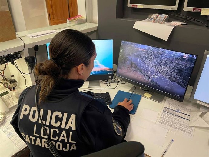 Catarroja instal·la una càmera de vigilància 24 hores en el barranc del Poyo