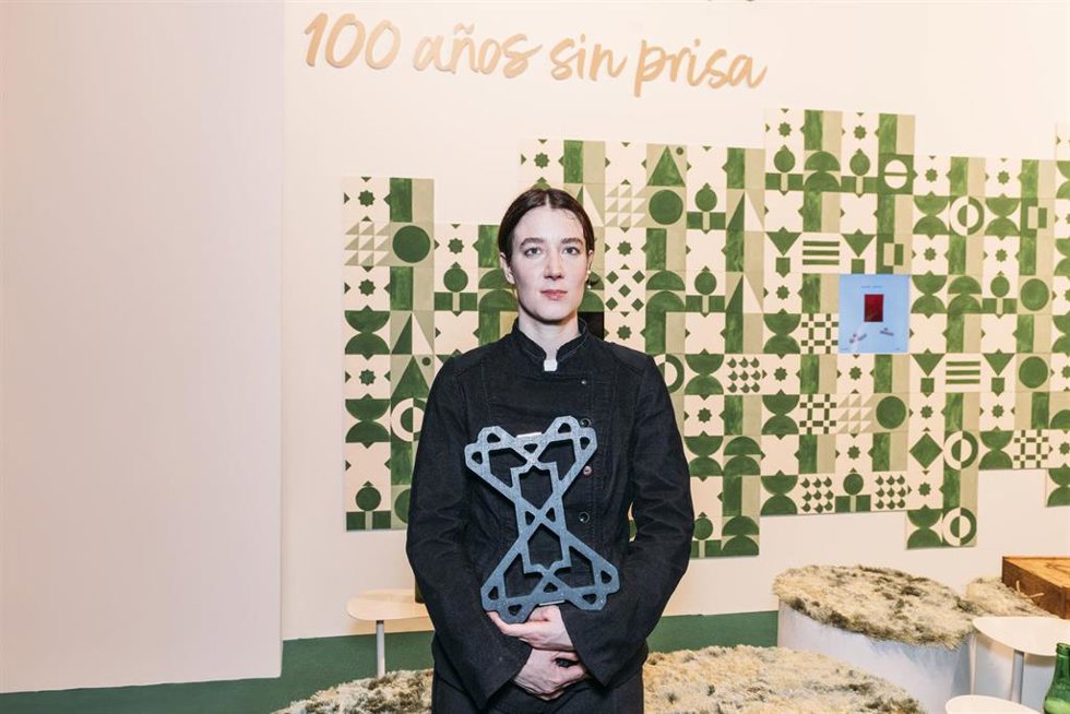 Monica Mays, ganadora del IX Premio Cervezas Alhambra de Arte Emergente con su proyecto 'Conveyors'