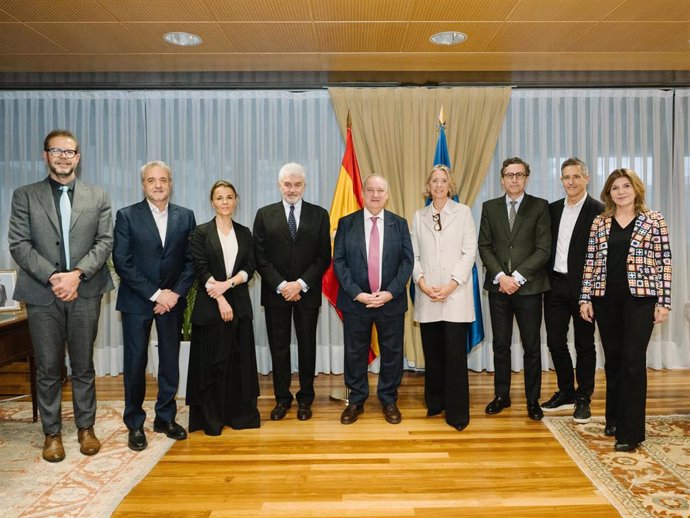 Reunión del ministro de Industria y Turismo, Jordi Hereu, con los representantes de Stanpa