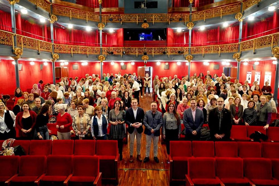 El presidente de la Diputación de Valladolid, Conrado Íscar, ha conmemorado hoy el Día Internacional de la Mujer