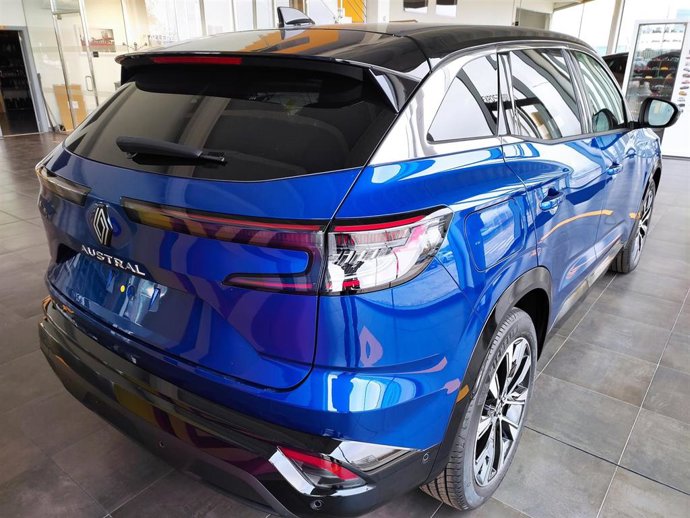 Archivo - El mercado de turismos de ocasión un 3,3% en febrero, con 169.816 unidades vendidas.