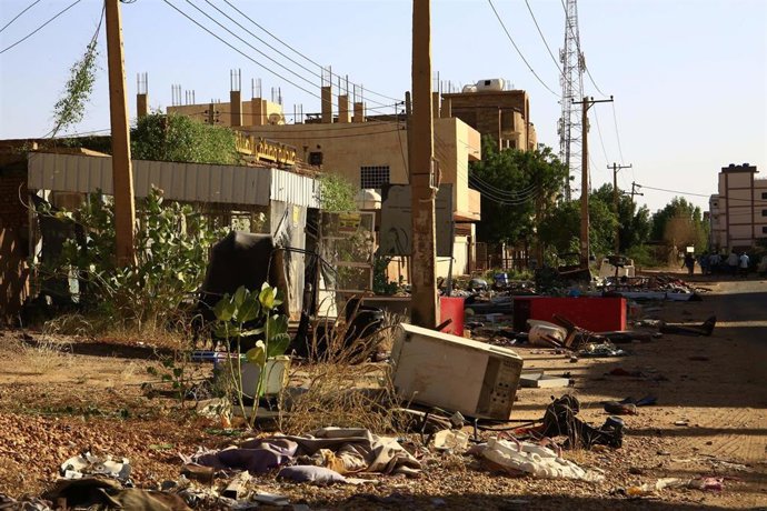 Archivo - Imagen de archivo de ataques en la capital de Sudán, Jartum