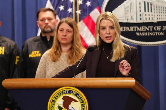 La fiscal general de Estados Unidos, Pamela Bondi, durante una rueda de prensa en Washington DC