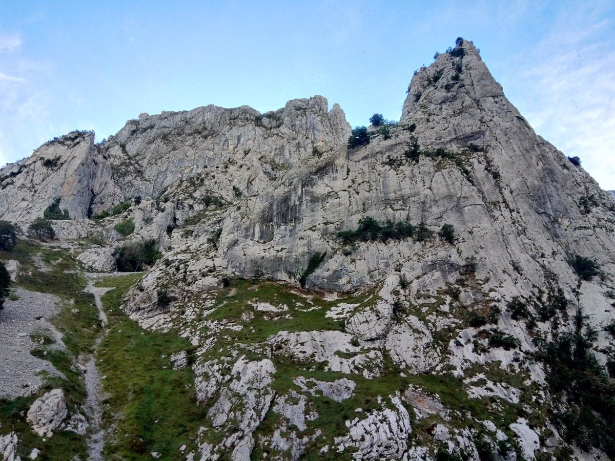 La AEMET activa el aviso amarillo por rachas de viento fuerte en Cordillera y Picos de Europa