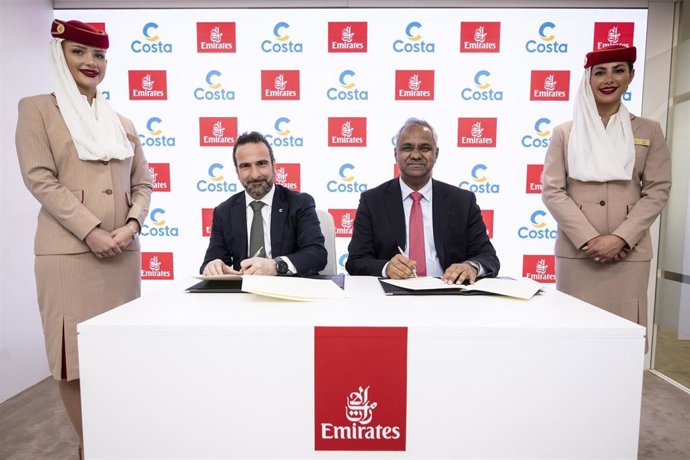 Emirates y Costa Cruceros amplían su alianza hasta 2027 tras 20 años de colaboración.