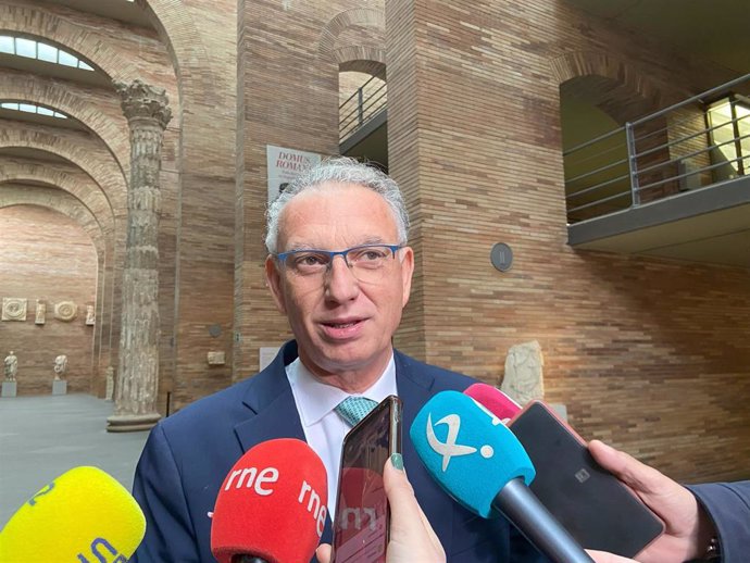 El delegado del Gobierno en Extremadura, José Luis Quintana, en declaraciones a los medios en el Museo Nacional de Arte Romano de Mérida