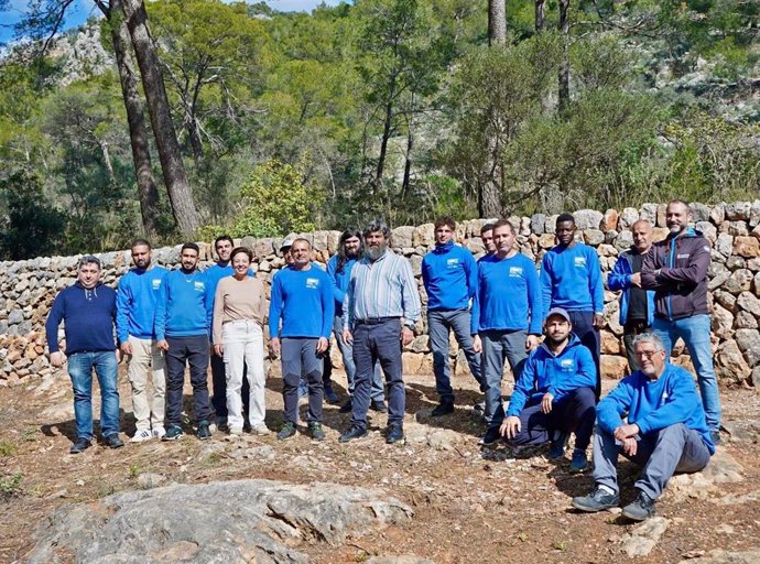 Visita del conseller insular Pedro Bestard a los alumnos de 'marger'.