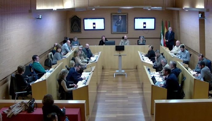 Germán Beardo, alcalde de El Puerto, preside el pleno municipal en el Ayuntamiento de El Puerto