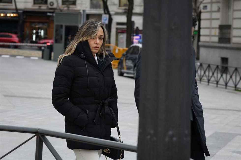 La administradora de la mercantil Canary Island Fuel Company SL, Oriana Elisett Aciego, a su llegada a declarar en la Audiencia Nacional, a 7 de marzo de 2025, en Madrid (España). 