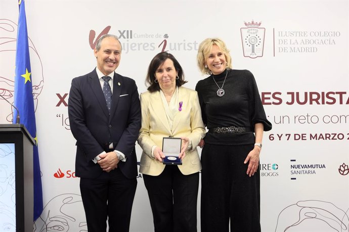 María Emilia Casas, Eugenio Ribón e Isabel Winkels