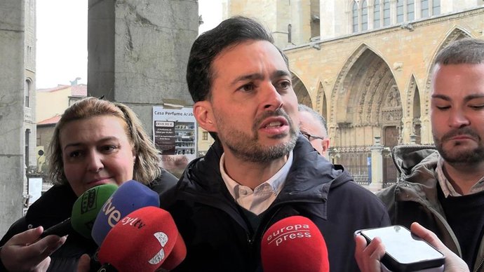 El candidato a la Secretaría General del PSOE de León este viernes.